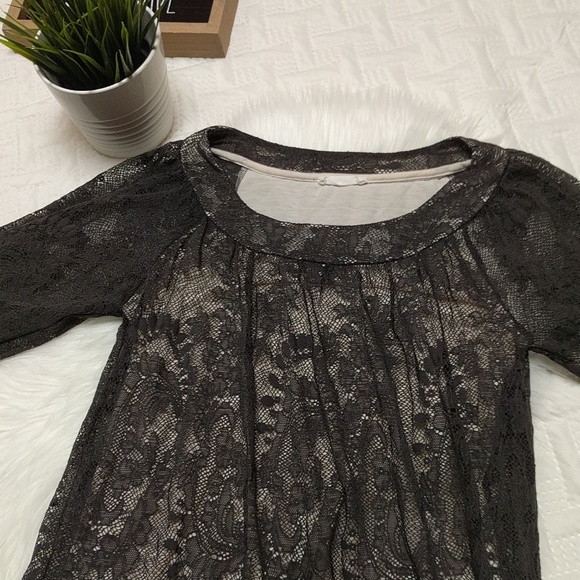 Lace top - Picture 2 of 5